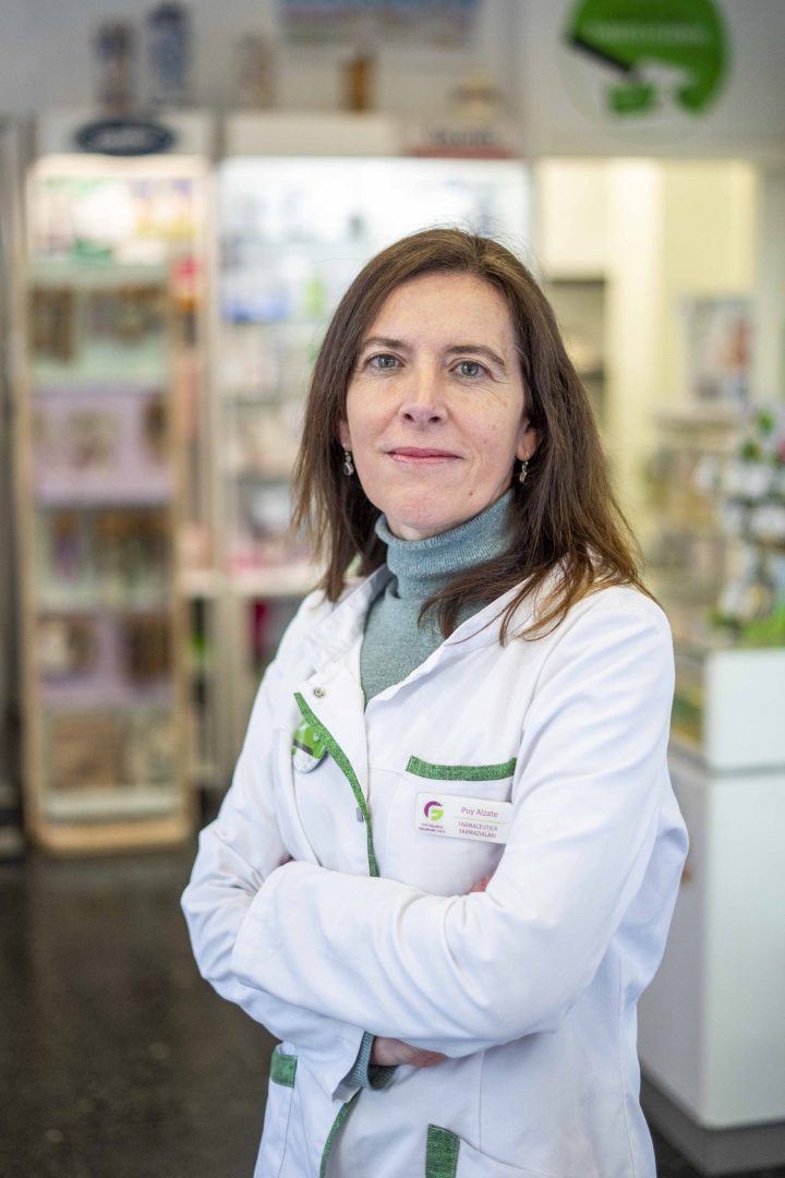 Farmacéutica Puy Alzate posando